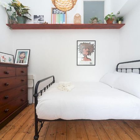 Pass The Keys Rustic And Quirky Flat In Charming Charlton Village Londra Exterior foto