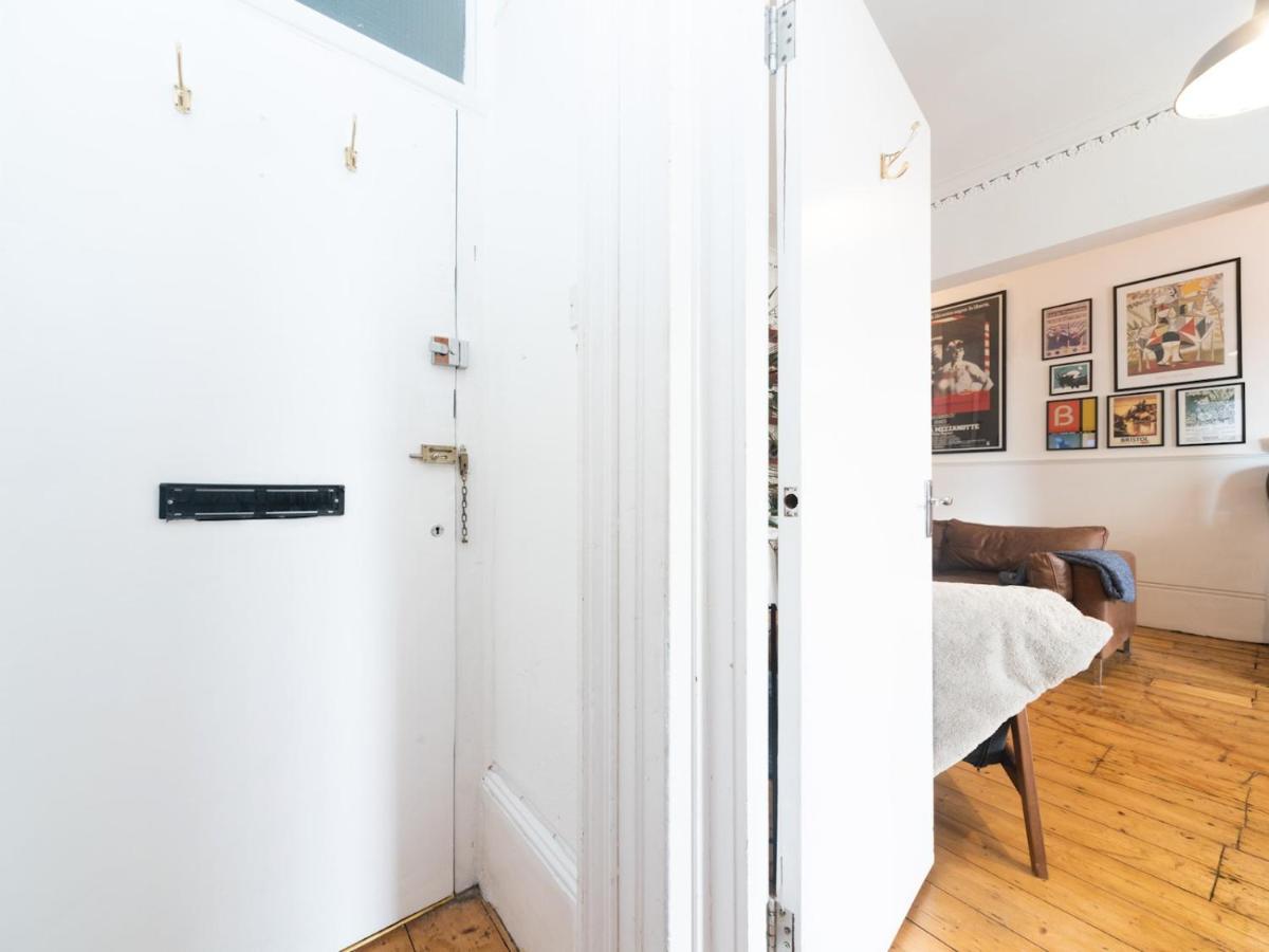 Pass The Keys Rustic And Quirky Flat In Charming Charlton Village Londra Exterior foto