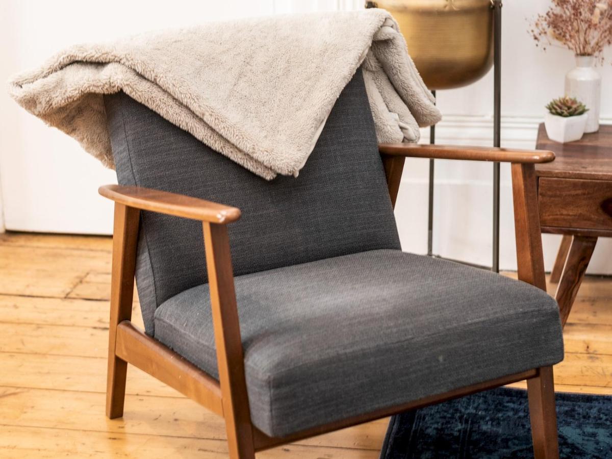 Pass The Keys Rustic And Quirky Flat In Charming Charlton Village Londra Exterior foto