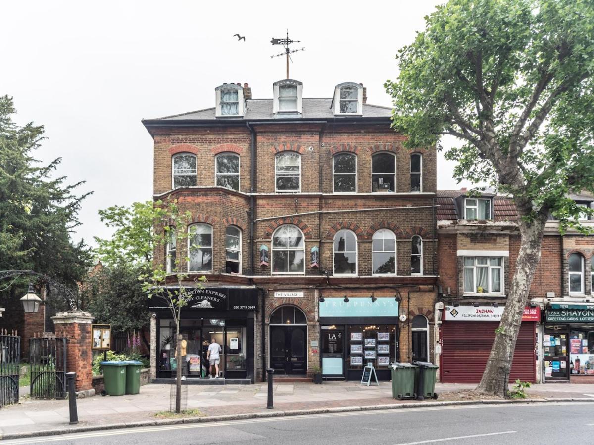 Pass The Keys Rustic And Quirky Flat In Charming Charlton Village Londra Exterior foto
