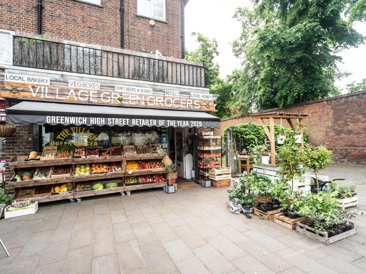 Pass The Keys Rustic And Quirky Flat In Charming Charlton Village Londra Exterior foto